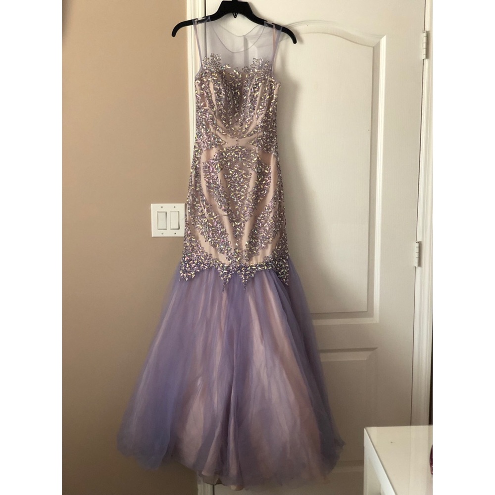 PROM DRESS - Picture 3 of 8